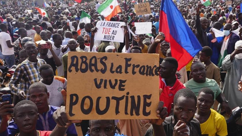 Iranpress: France plans evacuation as Niger crisis deepens 