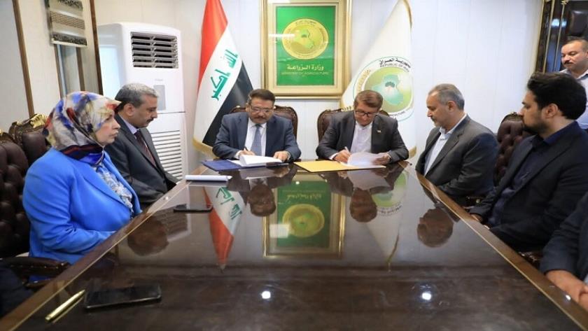 Iranpress: Iran, Iraq sign a deal to counter dust storms