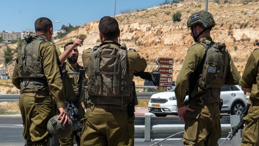 Iranpress: Israeli soldier sets fire to himself: Report