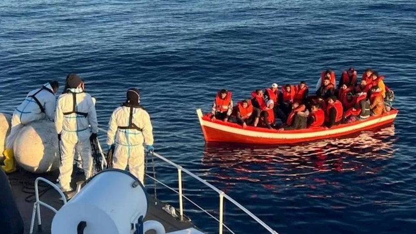 Iranpress: 2 dead, 30 missing near Lampedusa after capsizing of migrant boats