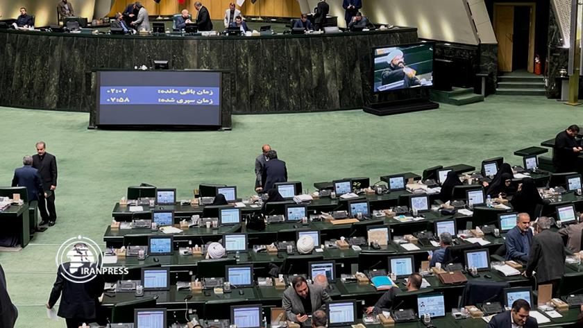 Iranpress: parliament approve to review Hijab bill according to Article 85