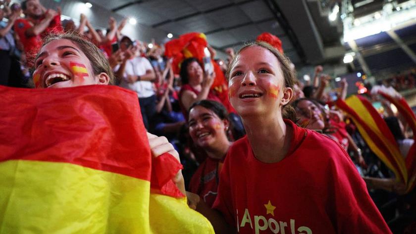 Iranpress: Spain fans celebrate Women