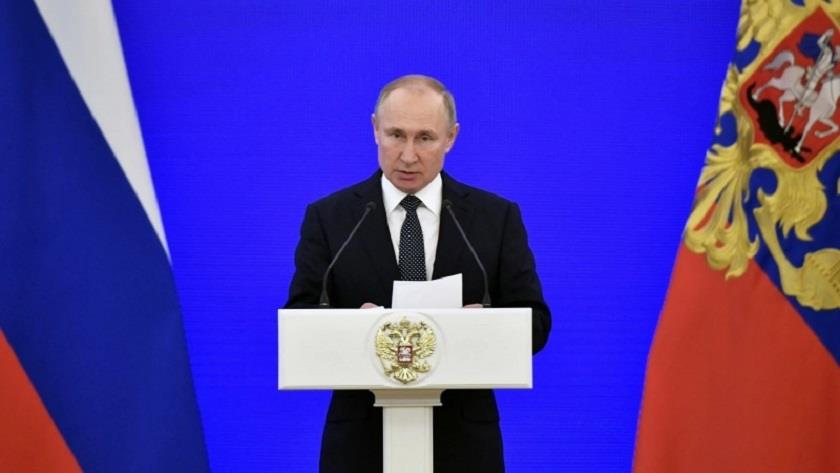 Iranpress: Putin slams sanctions on Russia during BRICS speech 