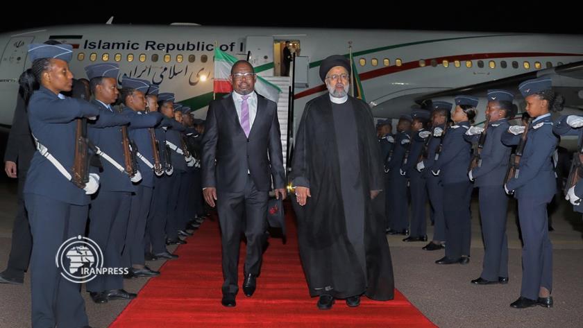 Iranpress: President Raisi arrives in Pretoria