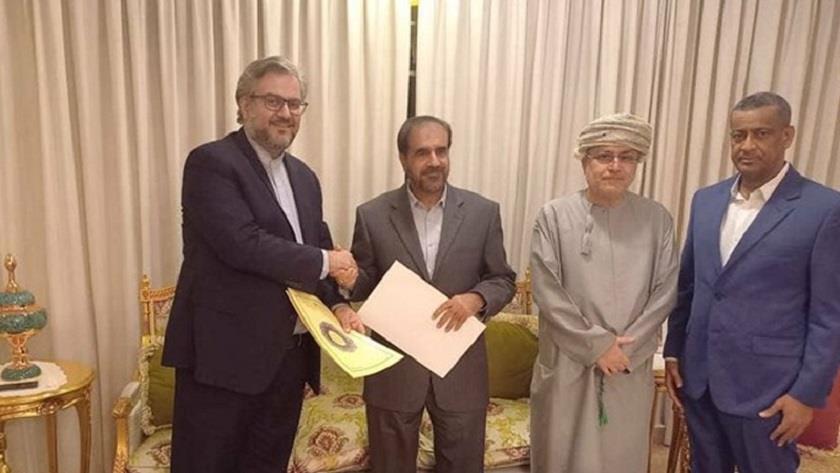 Iranpress: Iran, Oman stress continuation of consular dialogues