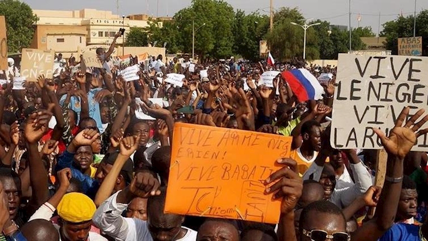 Iranpress: Niger military strips French envoy of diplomatic immunity