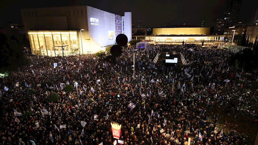 Iranpress: Over 100 thousand demonstrate against Netanyahu for 35th week