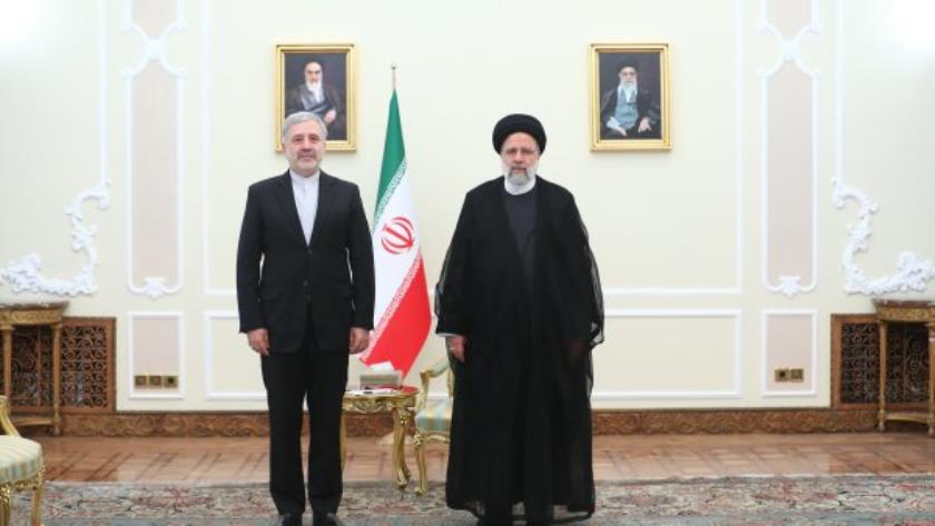 Iranpress: President gives duty to ambassador to work to expand Tehran-Riyadh ties