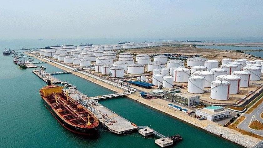 Iranpress: Iran’s oil exports up 54% since January