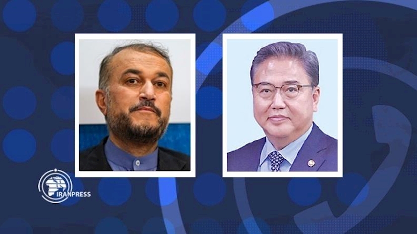 Iranpress: Iran, South Korea FMs discuss future of bilateral relations