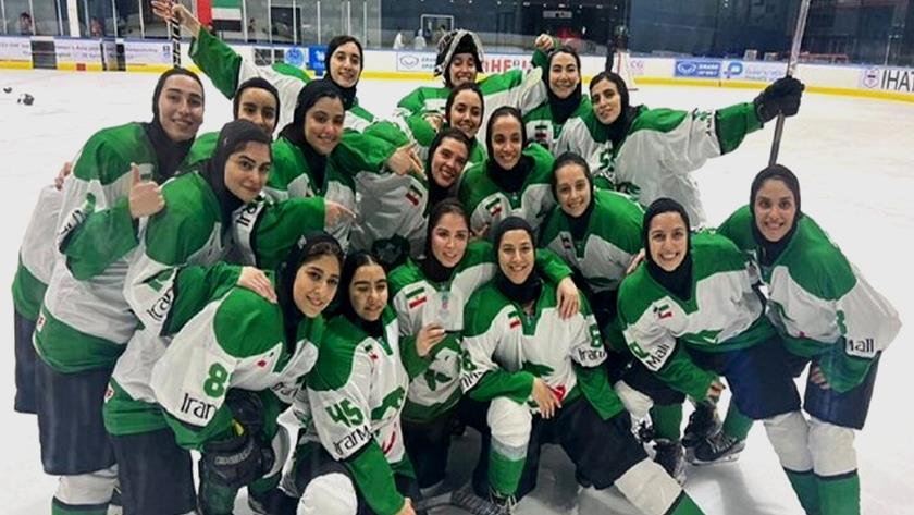 Iranpress: Iran women ice hockey team advances to EHL semi-final