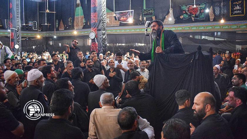 Iranpress: Traditional ceremony of Arbaeen held in Kashmir 