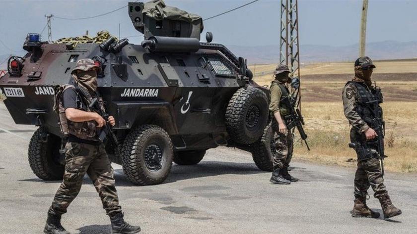 Iranpress: Turkish security forces detain 5 PKK associates in southeastern province