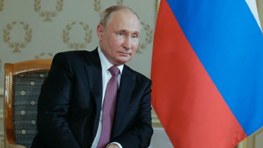 Iranpress: Putin criticizes US double standard regarding use of cluster bombs