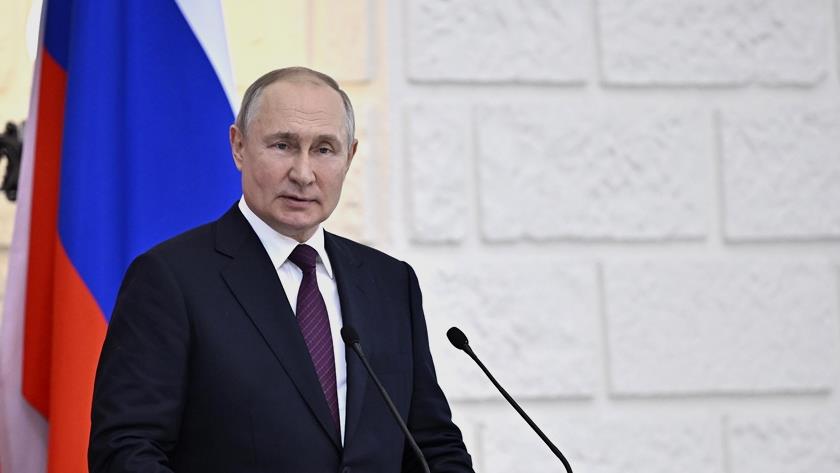 Iranpress: Russia withstands unprecedented sanctions pressure: Putin