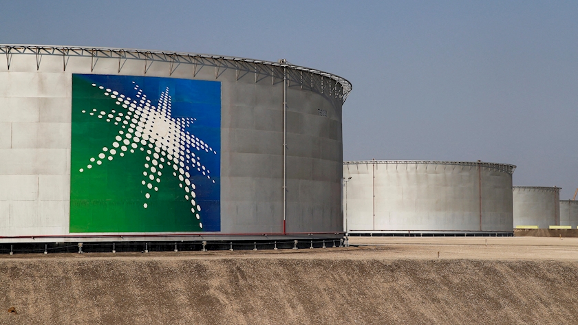 Iranpress: Saudi Arabia to cut oil supply