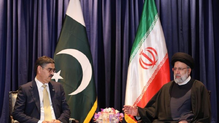 Iranpress: Riais emphasizes removing barriers to boost Iran-Pakistan ties