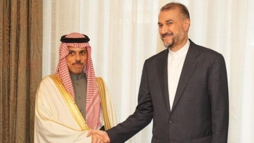 Iranpress: Iran and Saudi Arabia Foreign Ministers meet in New York