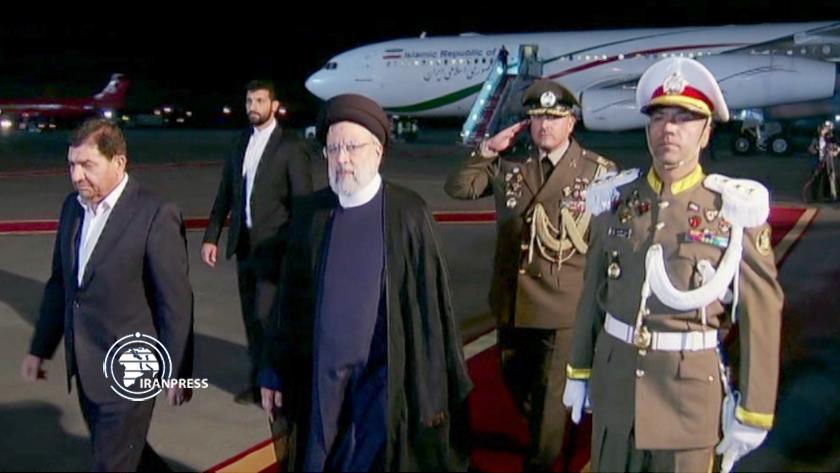 Iranpress: President Raisi arrives in Tehran