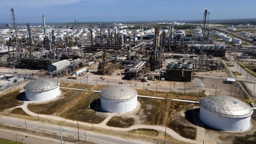 Iranpress: US crude oil inventories decrease by 2.1 million barrels