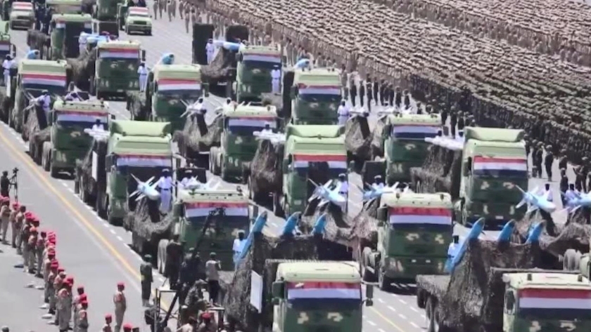 Iranpress: Yemeni Army parade to mark 9th anniversary of the revolution