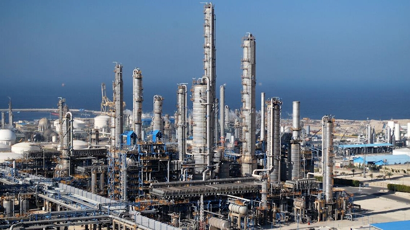 Iranpress: Iran seeking to export petrochemical technical services to Venezuela, Brazil
