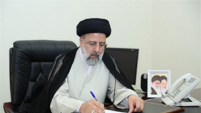 Iranpress: Raisi hails launch of satellite Noor 3 as valuable, national success