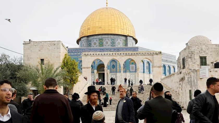 Iranpress: Zionists once again desecrate Al -Aqsa mosque