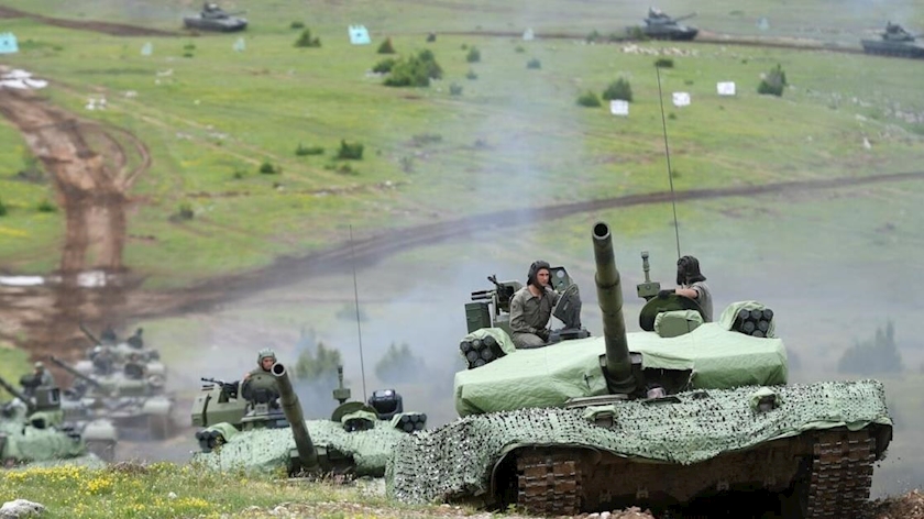 Iranpress: Serbian military build-up near Kosovo border