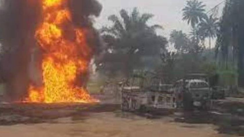 Iranpress: Nigeria: Explosion at illegal oil refinery kills at least 18 people