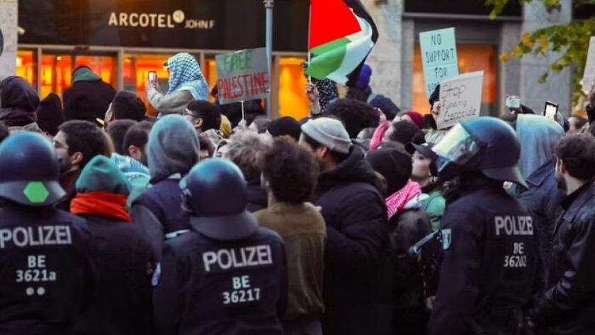 Iranpress: Berlin: Muslim shopkeepers rally in solidarity with Gaza