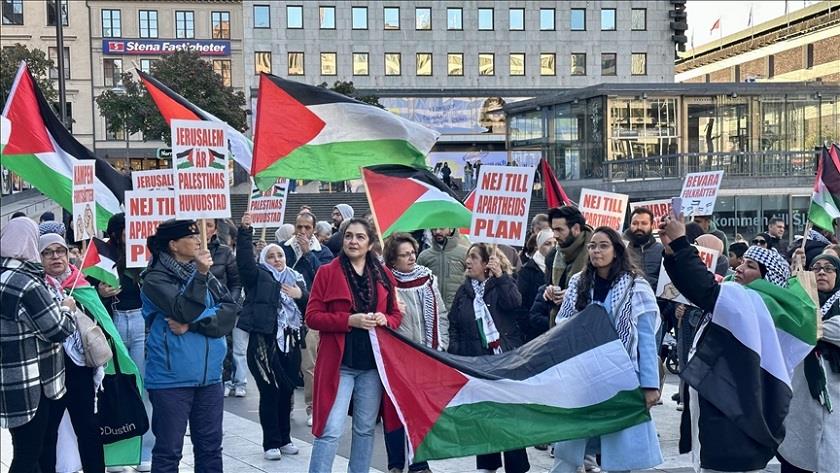 Iranpress: Poeple across Europe, Asia stage rallies in support of Palestinians