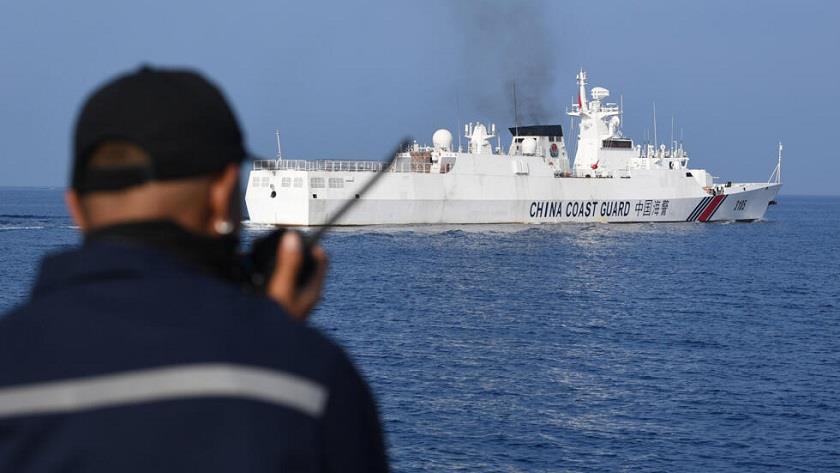 Iranpress: Philippines, China trade blame over collisions in South China Sea