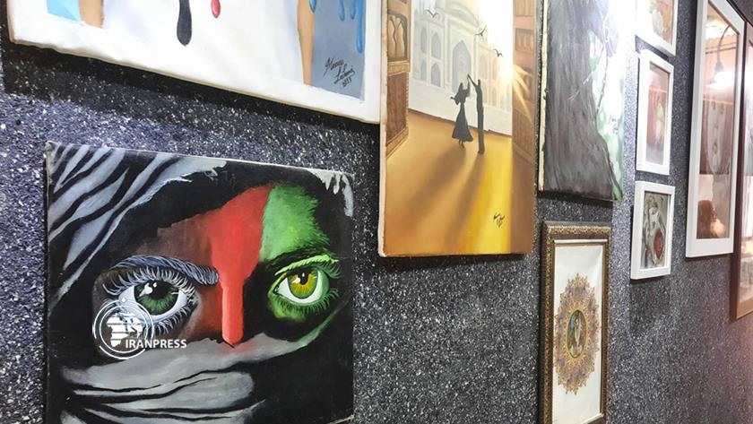 Iranpress: Sun Girls painting expo kicks off