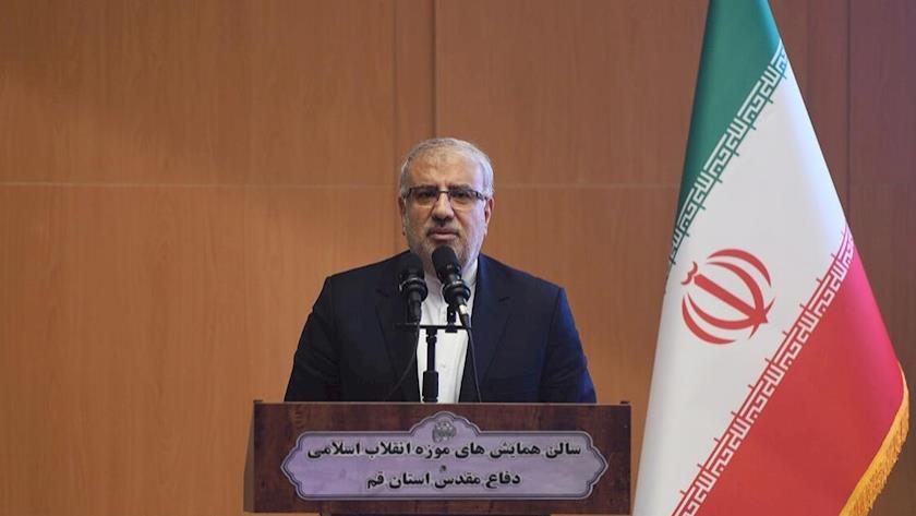 Iranpress: Oil Min: Government is implementing oil projects worth $50 bn.