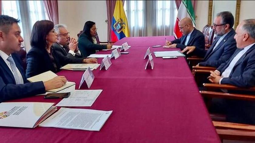 Iranpress: Iran, Ecuador confer boosting bilateral ties