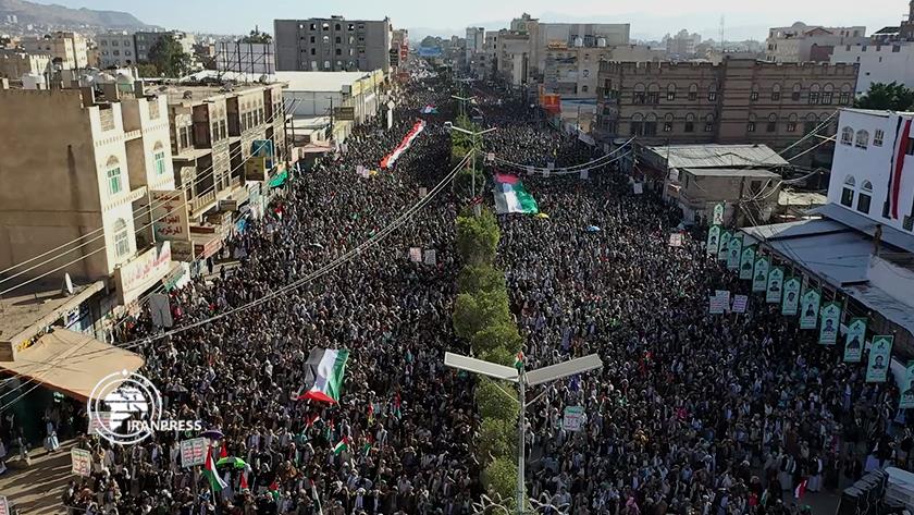 Iranpress: Yemenis take to streets in support of Palestine