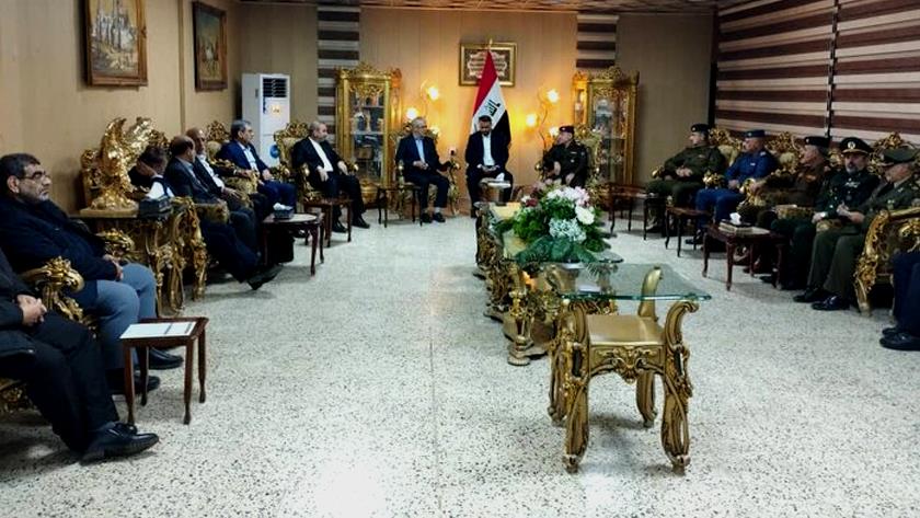 Iranpress: Iran, Iraq urge boosting militray ties