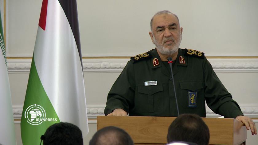Iranpress: IRGC commander: US is becoming isolated in public opinion