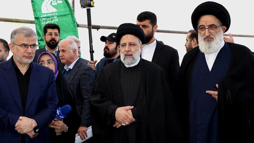 Iranpress: President Raisi: Iranians decide to turn threats into opportunities
