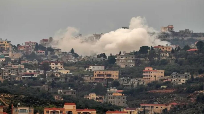 Iranpress: Hezbollah targets dozen Israeli bases at Lebanon border