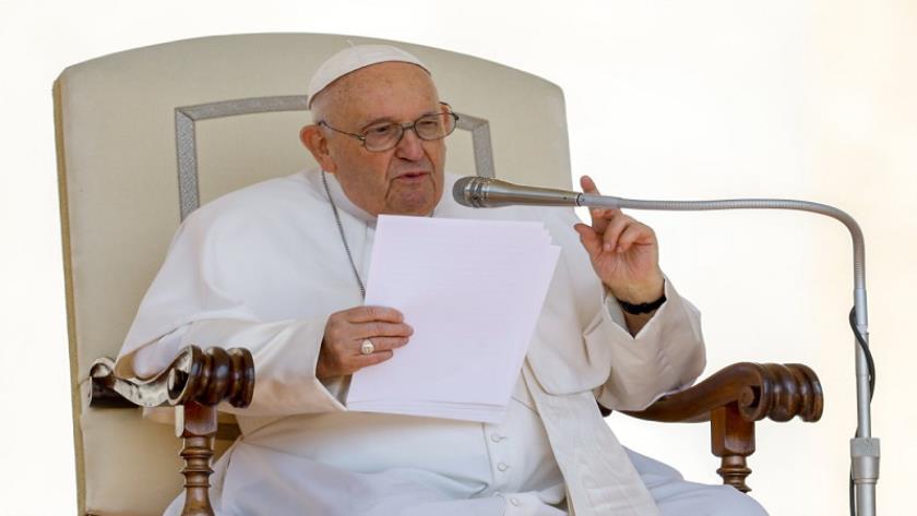 Iranpress: Pope deplores Israeli attack to a church in Gaza: It is Terrorism