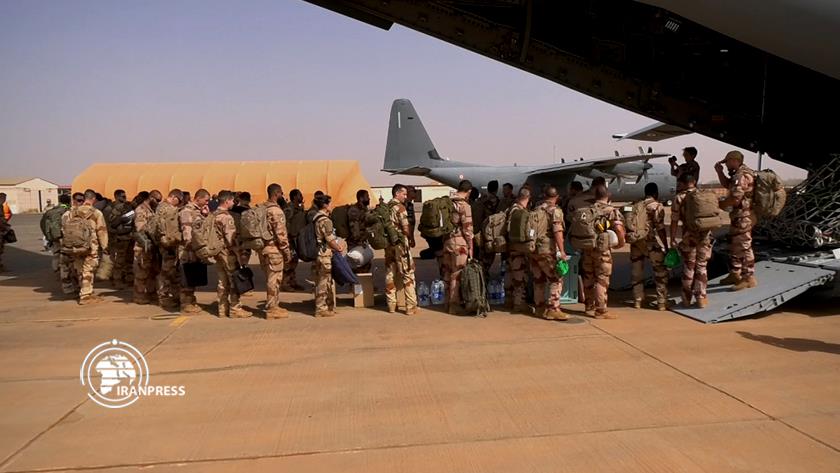 Iranpress: French troops leave Niger