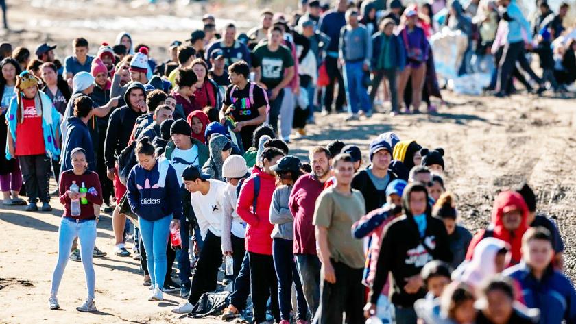 Iranpress: More than 11,000 migrants waiting in northern Mexico to enter US