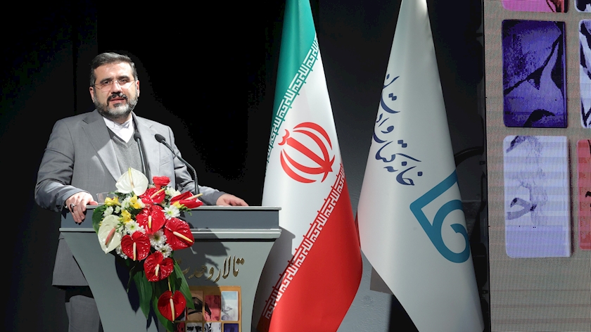 Iranpress: Jalal Al Ahmad, cultural symbol of Iran: Minister