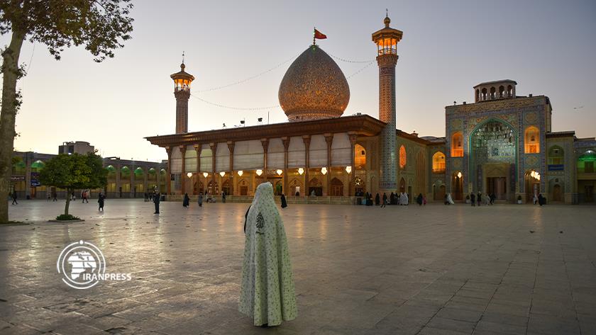 Iranpress: Shahcheragh Shrine embraces pilgrims on birthday of Hazrat Fatima