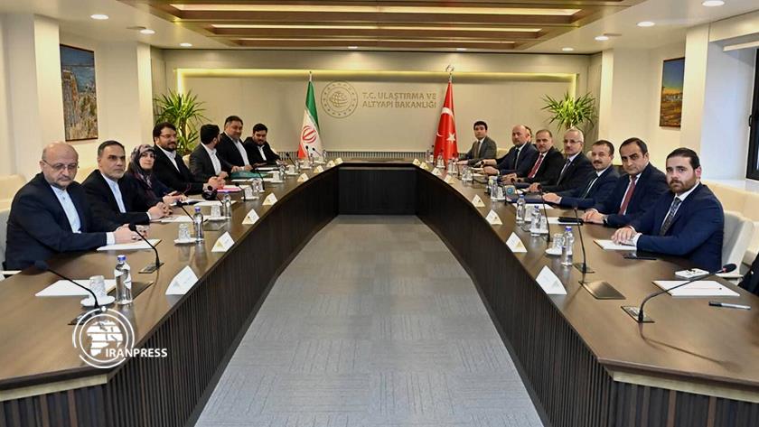 Iranpress: Iran, Turkey to sign 10 Docs of cooperation