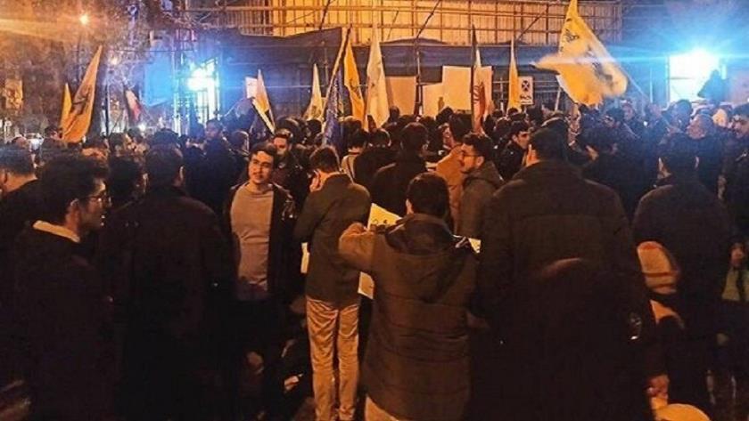Iranpress: People of Tehran gather to urge avenge for Kerman terrorist attack martyrs 