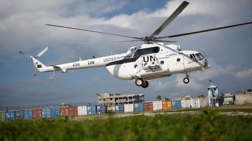 Iranpress: Al-Shabab seizes UN helicopter with 6 aid workers