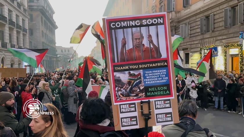 Iranpress: Italians march in support of Gaza and Yemen